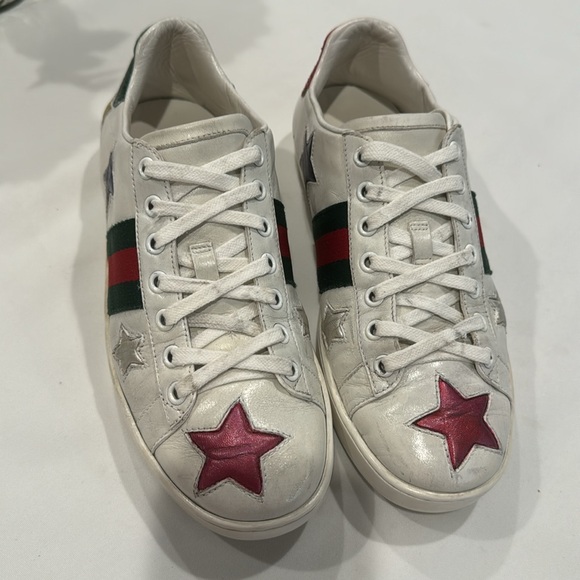 Authentic Gucci sneakers with stars design - Picture 3 of 15